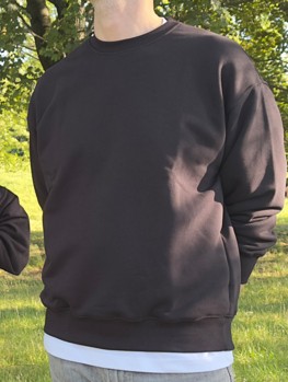 CREWNECK: ALL-BLACK