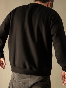 CREWNECK: ALL-BLACK